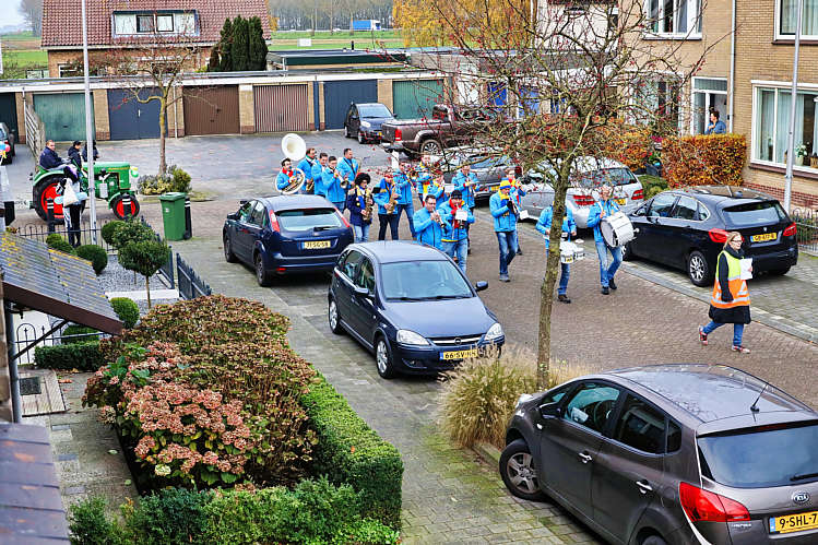 Aankomst van de Sint en zijn Zwarte Pieten in Waarder_033